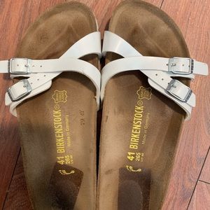 Birkenstock White Sandals Size 41 (9.5 or 10)